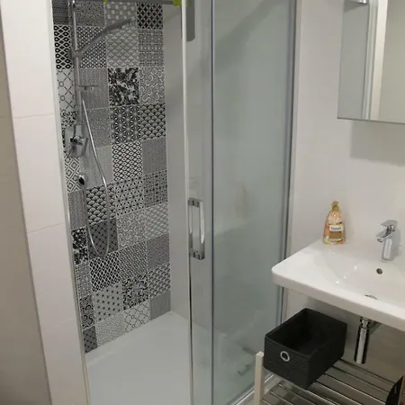 - 15 Apartmán *